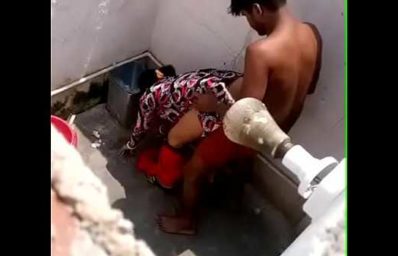Novinha trepadeira dando na favela