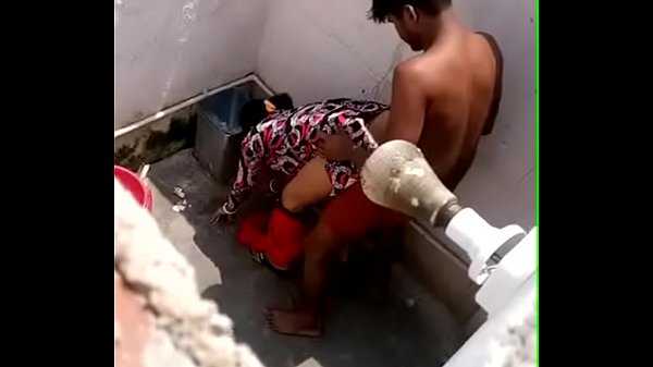 Novinha trepadeira dando na favela