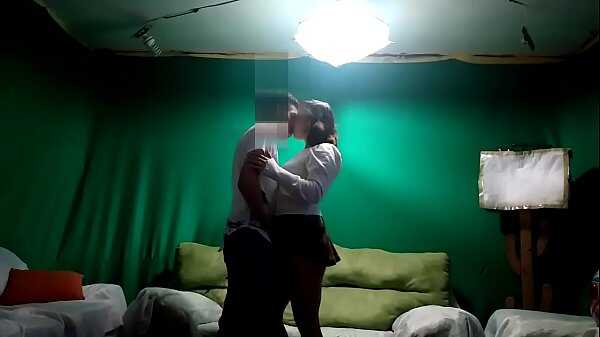 Câmera flagra sexo caseiro entre casal de primos
