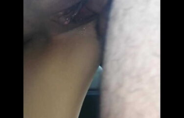 Prostituta venezuelana dando a buceta no Brasil